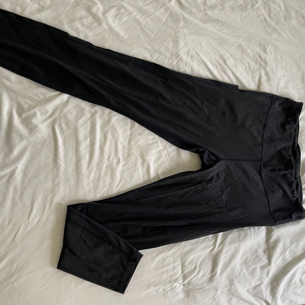 Athleta Salutation Stash 7/8 Tight - Size Large Tall - Like New! - Picture 3 of 3